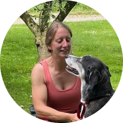 Freja – Mindful Dog-træner i Als